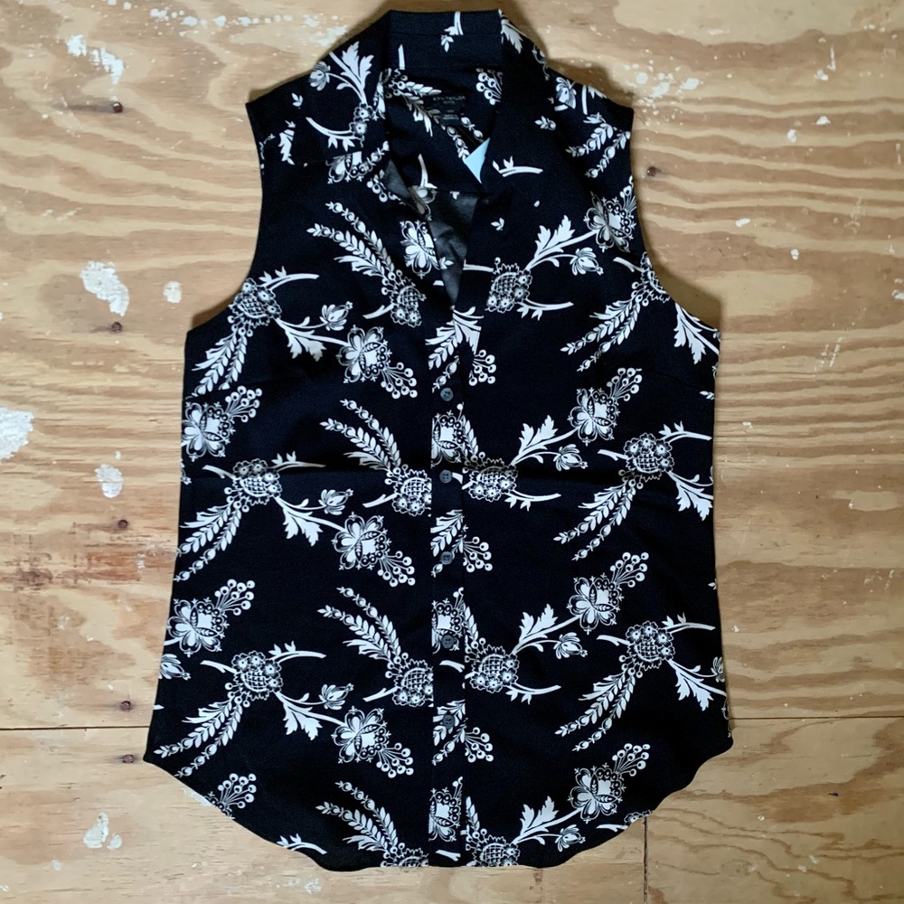 Ann Taylor Sleeveless black and white Shirt sz XSP